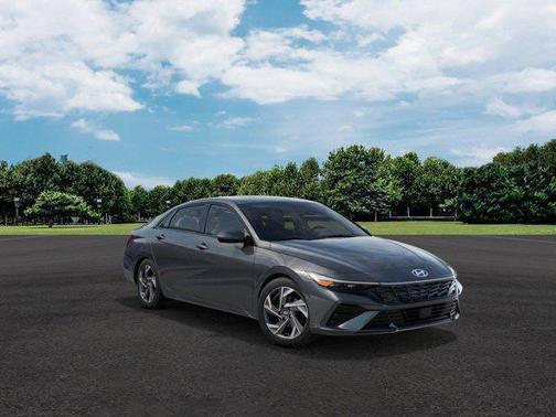 2025 Hyundai ELANTRA SEL