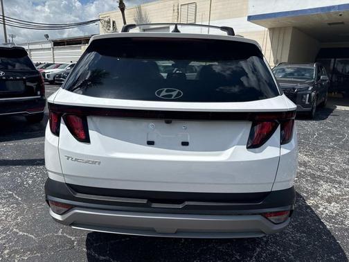 2025 Hyundai TUCSON SEL