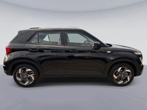 Onyx Black 2026 Hyundai VENUE SEL