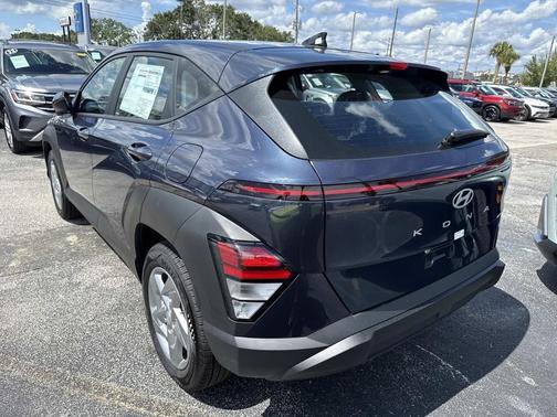2026 Hyundai KONA SE