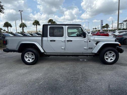 2023 Jeep Gladiator Sport S