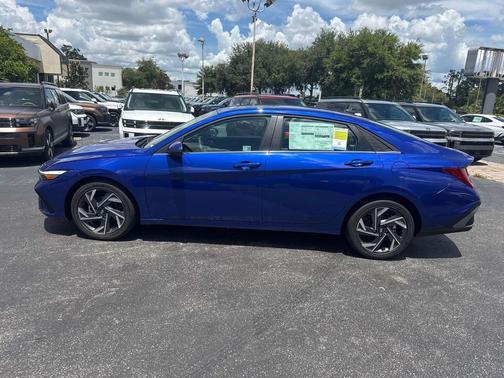 2025 Hyundai ELANTRA Limited