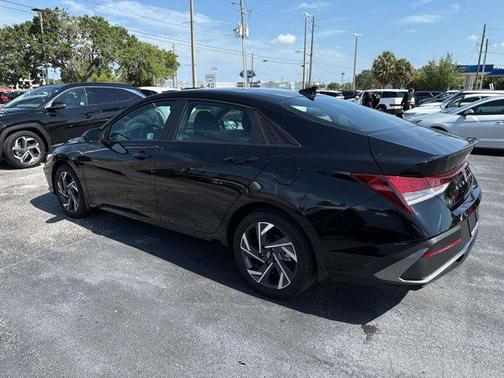 2025 Hyundai ELANTRA Sport