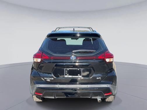 2021 Nissan Kicks SR