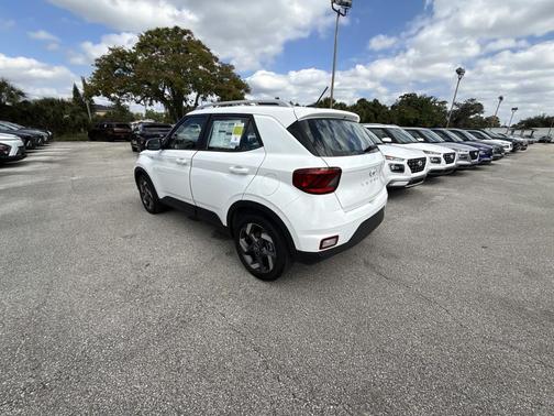2026 Hyundai VENUE SEL