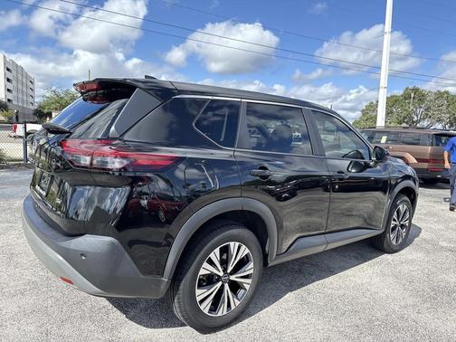 2022 Nissan Rogue SV