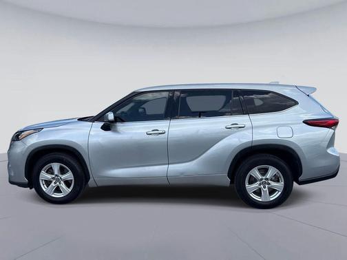 Celestial Silver Metallic 2020 Toyota Highlander LE