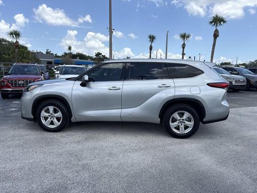 Celestial Silver Metallic 2020 Toyota Highlander LE