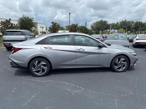 2025 Hyundai ELANTRA Sport