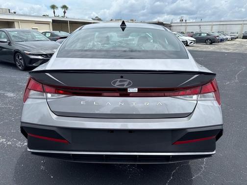 2025 Hyundai ELANTRA Sport