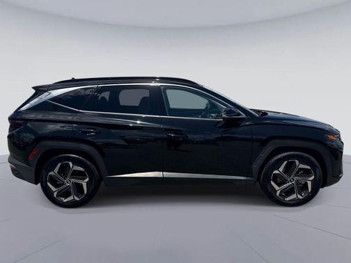 Phantom Black 2022 Hyundai TUCSON Limited