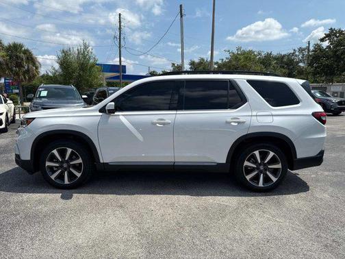 2025 Honda Pilot Touring 8-Passenger