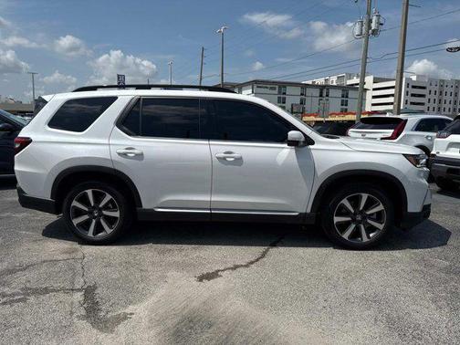 2025 Honda Pilot Touring 8-Passenger