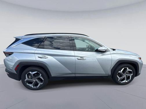 Shimmering Silver 2023 Hyundai TUCSON Limited