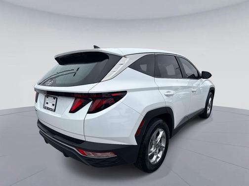 2022 Hyundai TUCSON SE