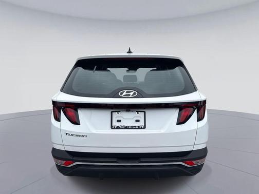 2022 Hyundai TUCSON SE