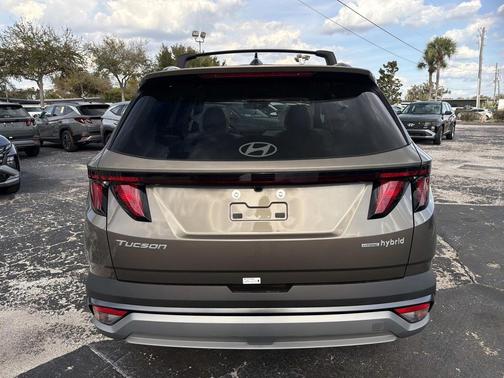 2026 Hyundai TUCSON Hybrid SEL