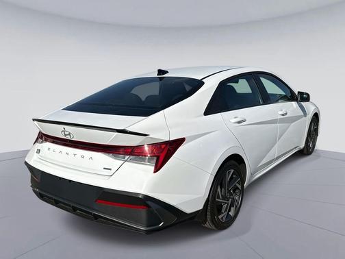 2025 Hyundai ELANTRA HEV SEL Sport