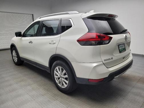 White 2018 Nissan Rogue SV