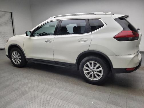 White 2018 Nissan Rogue SV