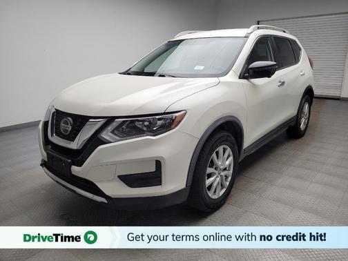 White 2018 Nissan Rogue SV