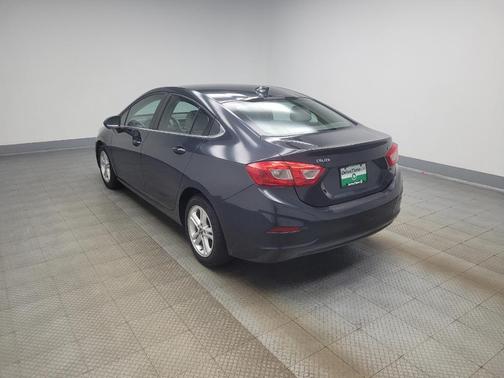 Gray 2017 Chevrolet Cruze LT