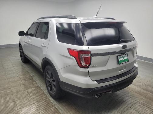 Ingot Silver Metallic 2018 Ford Explorer XLT