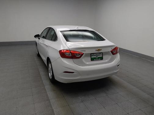 Summit White 2016 Chevrolet Cruze LT Auto