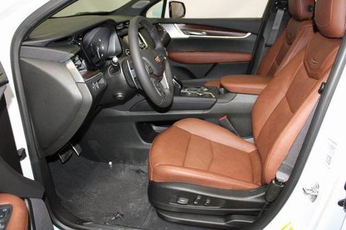 2025 Cadillac XT5 Sport