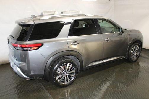 2022 Nissan Pathfinder Platinum 4WD