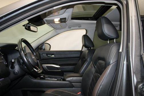 2022 Nissan Pathfinder Platinum 4WD