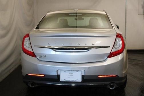 2015 Lincoln MKS Base