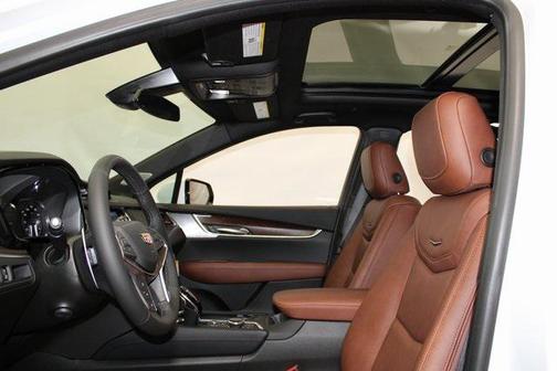 2025 Cadillac XT5 Sport