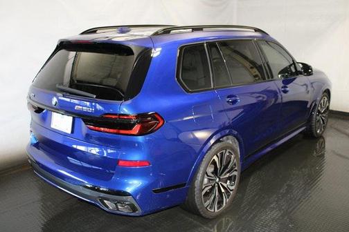 2024 BMW X7 M60i