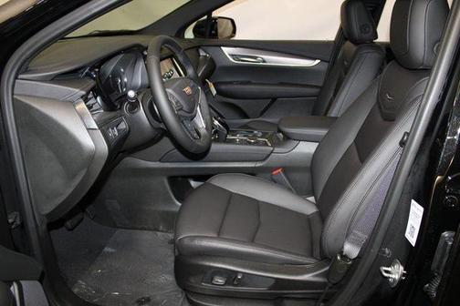 2026 Cadillac XT5 Luxury