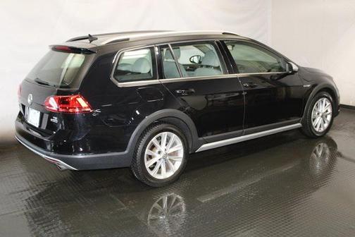 2017 Volkswagen Golf Alltrack TSI SE