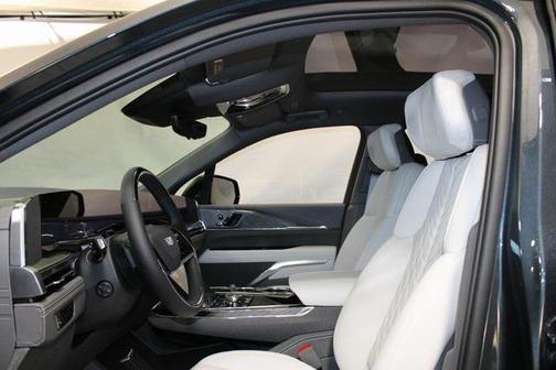 2025 Cadillac Escalade IQ Luxury 1