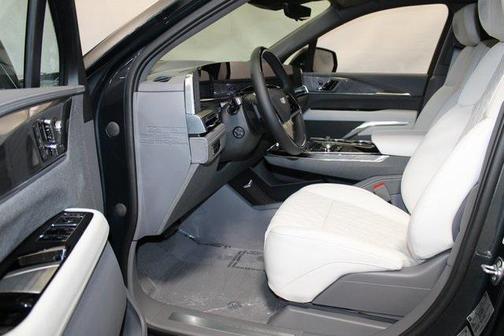 2025 Cadillac Escalade IQ Luxury 1