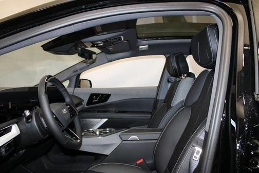 2025 Cadillac OPTIQ Luxury 1 AWD