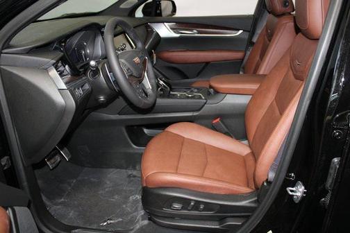 2025 Cadillac XT5 Sport