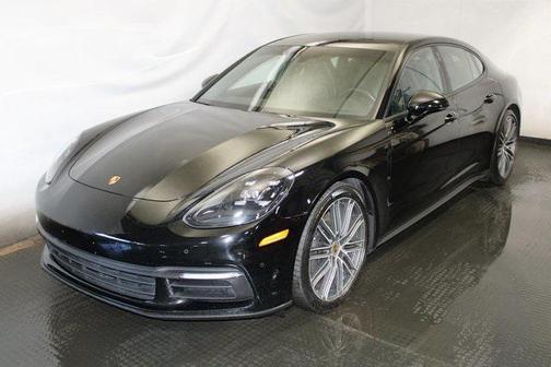 2017 Porsche Panamera 4