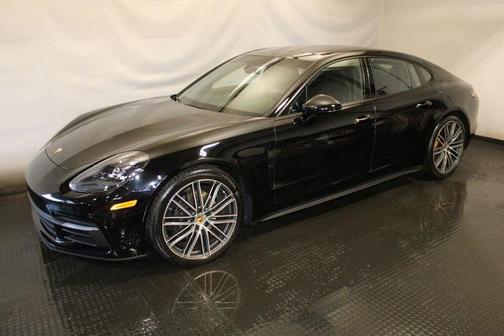 2017 Porsche Panamera 4