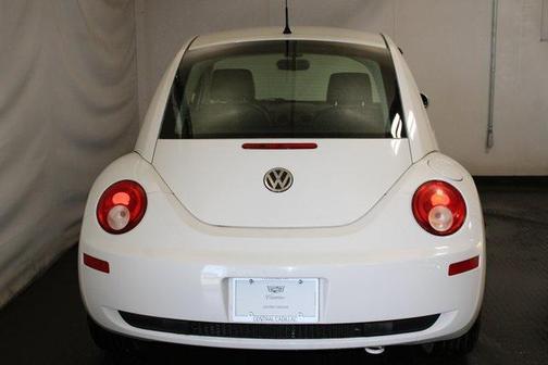 2010 Volkswagen New Beetle 2.5L