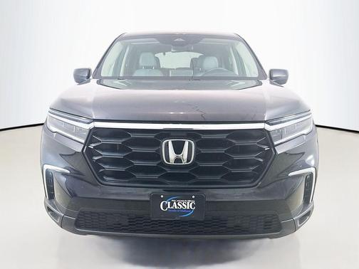 2023 Honda Pilot AWD LX
