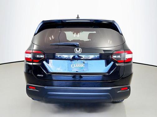 2023 Honda Pilot AWD LX