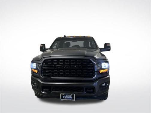 2024 RAM 3500 Big Horn Crew Cab 4x4 8' Box