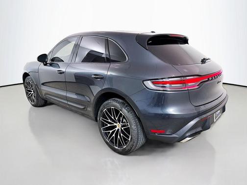 2022 Porsche Macan Base