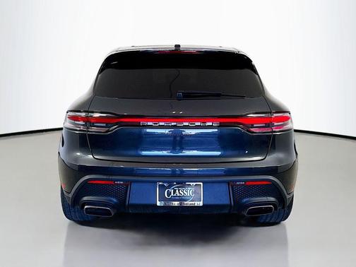 2022 Porsche Macan Base