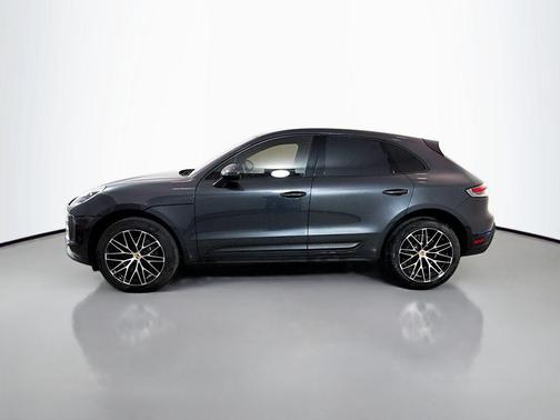 2022 Porsche Macan Base