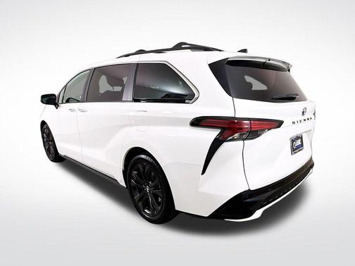 2023 Toyota Sienna XSE 7 Passenger